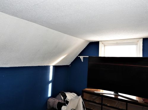 598 Wolf Lake Rd, Meskegon MI  49442-3036 exterior