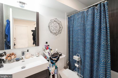 1155 15th St, Philadelphia, PA 19146-3101