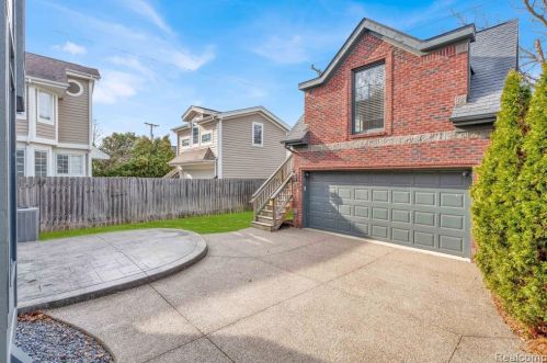 855 Bennaville Ave, Bham MI  48009-3668 exterior