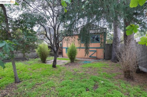 2223 Byron St, Berkeley CA 94702-2029 exterior