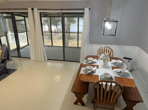 453 Squirrel Rd, Defuniak Springs FL 32433-7682 exterior