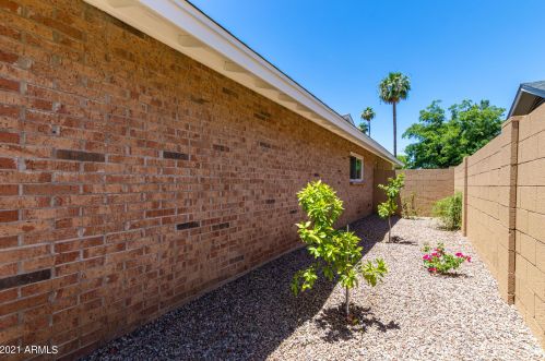 6501 2nd St, Phoenix AZ 85022-1005 exterior