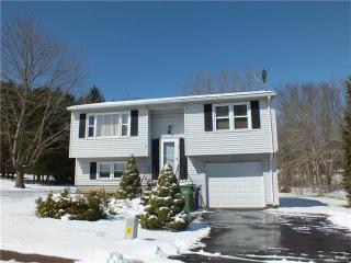 14 Cartpath Dr, Meriden, CT 06450-6956