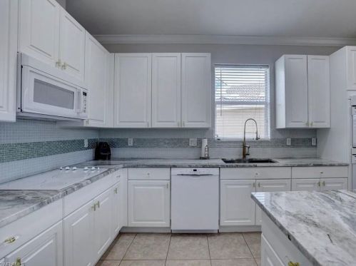 1725 Jamesport Dr, Fort Pierce FL 34953-4355 exterior