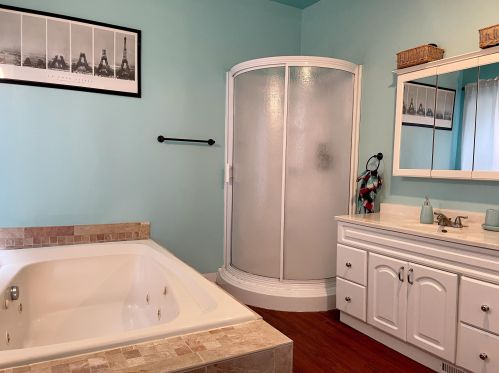 861 Leonard St, Grand Rapids MI 49534-0011 exterior