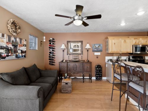 9450 Meckailee Cv, Sandy UT 84070 exterior