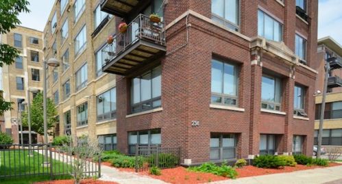 234 Reservoir Ave, Milwaukee WI  53212-3765 exterior