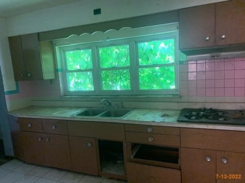 1342 Paulson Ave, Pittsburgh PA 15206-3229 exterior