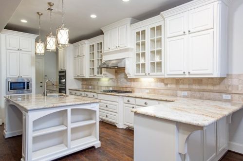 652 Clearwater Dr, Irving TX  75039-3652 exterior