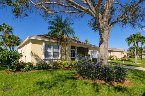 1027 Tuscany Dr, Fort Pierce FL  34986-2188 exterior