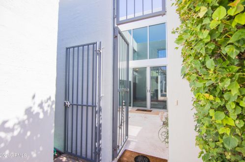 3261 Camelback Rd, Phoenix AZ  85017-3029 exterior