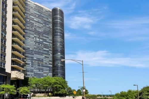 155 Harbor Dr, Chicago IL  60601-7315 exterior