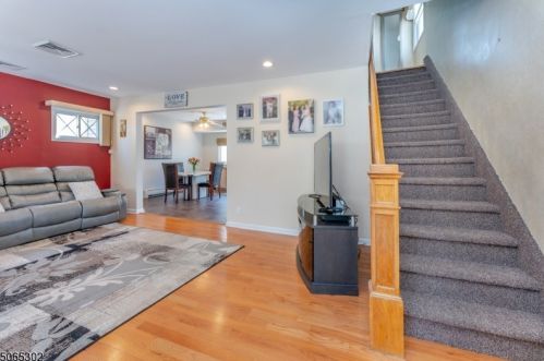 24 Sumner Ave, Roselle Park, NJ 07204-1347