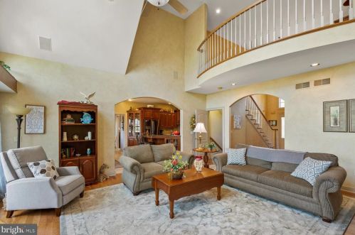 300 Country Mdw Dr, Lancaster PA 17602-1481 exterior