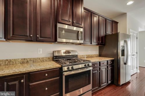 553 Fox River Hills Way, Glen Burnie MD 21060-8489 exterior