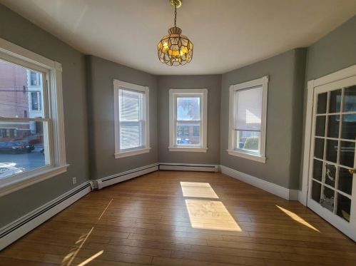 173 Cleveland St, Providence, RI 02904-3524