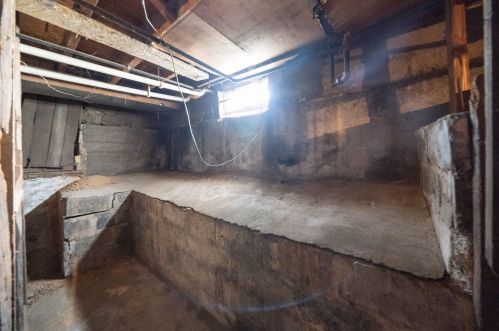 743 Bates St, Grand Rapids MI 49506-2615 exterior