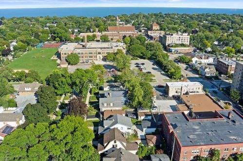 1901 Elmdale Ct, Milwaukee WI 53211-2342 exterior