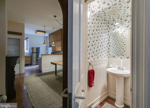 2302 Locust St, Philadelphia PA 19139-4517 exterior