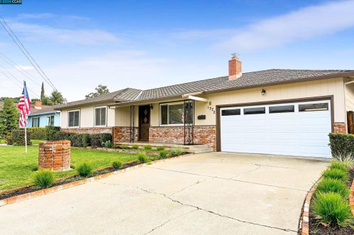 1372 Coventry Rd, Concord, CA 94518-1119