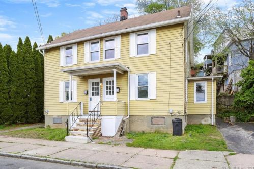 9 Smith St, Derby, CT 06418-1215