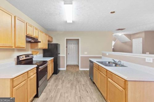 351 Parkview Manor Dr, Tucker GA  30084-8914 exterior