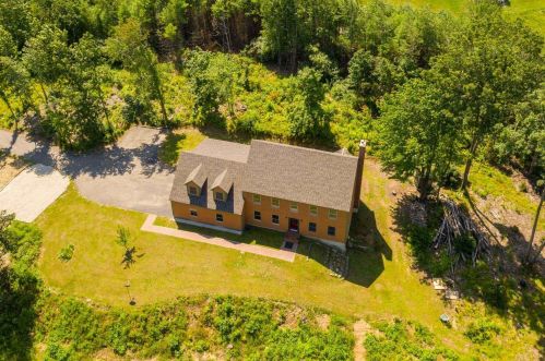 160 Varney Rd, Dover, NH 03820-6235