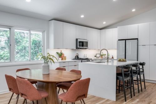 1639 Crestline Dr, Atlanta GA  30345-3820 exterior