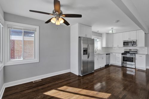 9852 Frst Ave, Chicago IL 60628-1439 exterior