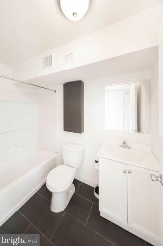 520 4 St, Philadelphia PA 19140-2417 exterior