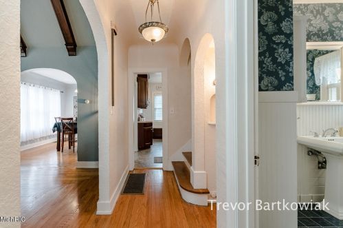 1177 Cornell Rd, Meskegon MI 49441-3833 exterior