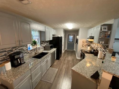 5114 Peach Mtn Cir, Gainesville GA 30507-8884 exterior