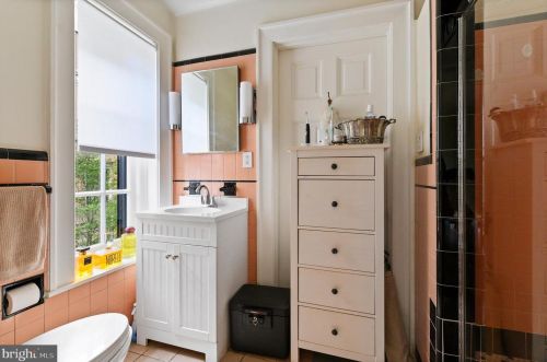 326 21 St, Philadelphia PA 19130-3237 exterior