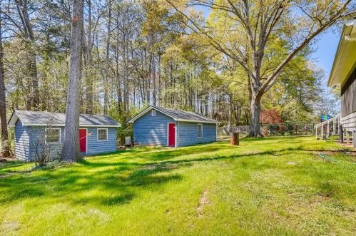 2377 Autumn Dr, Lithonia GA 30078-2605 exterior