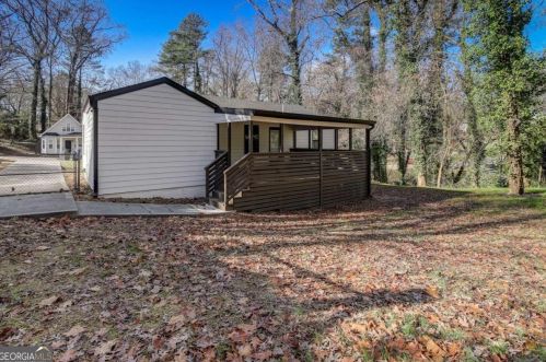 2006 Lisbon Dr, Atlanta GA 30310-4920 exterior