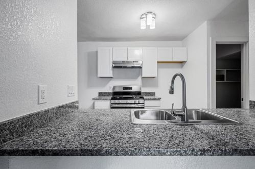 300 Croslin St, Austin TX  78752-2554 exterior