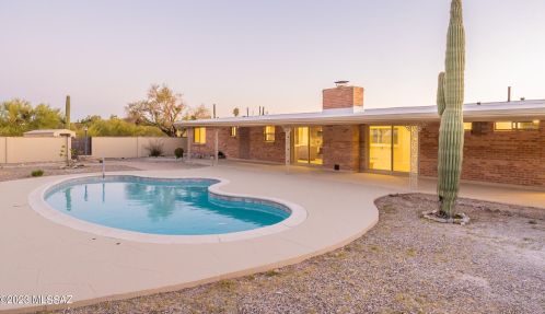 5862 Camino Arenosa, Tucson AZ  85718-4650 exterior