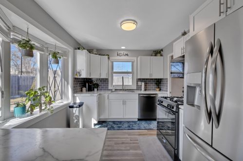 6252 Bennett Ave, Milwaukee WI  53219-4117 exterior