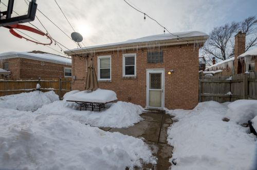 11629 Artesian Ave, Chicago IL 60645-5302 exterior