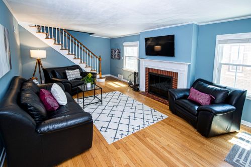 4758 Hollywood Ave, Milwaukee WI 53211-1037 exterior