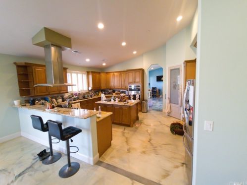 17585 Mariposa Ave, Riverside CA 92508-9442 exterior