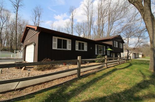 14660 Coon Hollow Rd, Three Rivers, MI 49093-9563