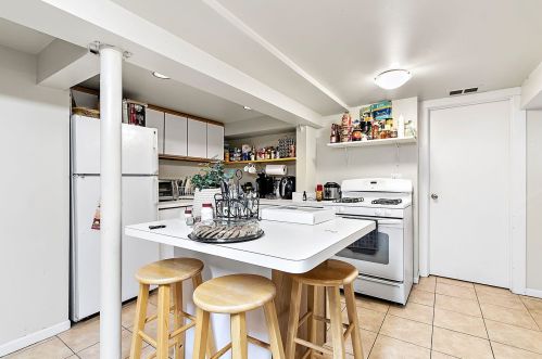 2147 Shakespeare Ave, Chicago IL 60647-3217 exterior