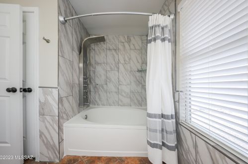 8446 Ramona Madera Ln, Tucson AZ  85747-5711 exterior