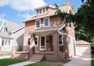 3950 Prospect Ave, Milwaukee, WI 53211-2422