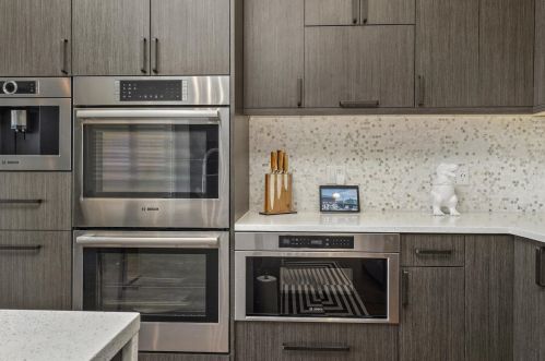 2026 Superior St, Chicago IL 60612-1313 exterior