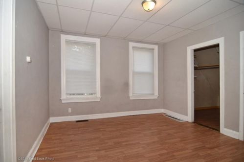 61 Transit St, Woonsocket RI 02895-5859 exterior