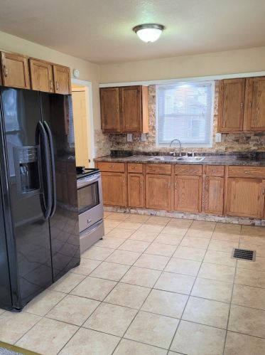 3733 60th St, Milwaukee WI  53216-2130 exterior