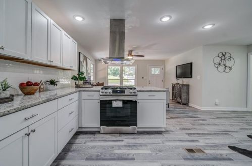 856 Harwell Rd, Atlanta GA  30318-5828 exterior