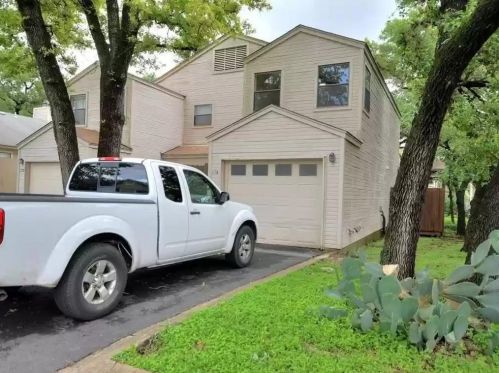 7825 Beauregard Cir, Austin TX 78745-6955 exterior